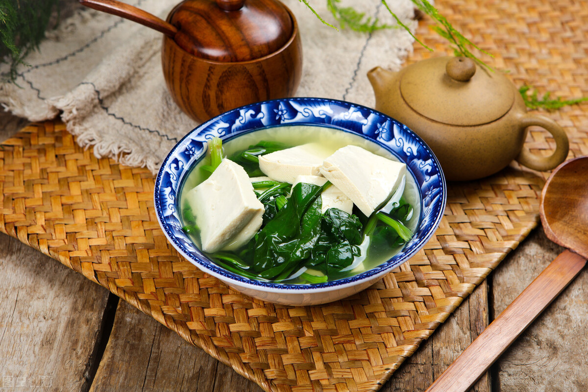 菠菜豆腐一起吃有毒吗,菠菜豆腐为什么不能一起吃