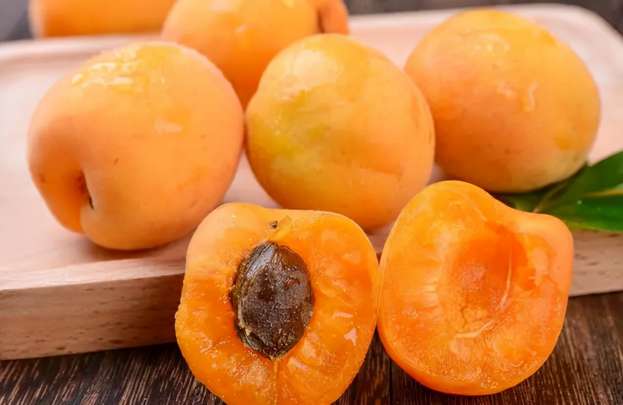 孕妇怀孕期间应该吃什么水果最好,怀孕期间孕妇吃哪些水果比较好