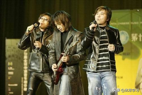 qq炫舞当年很火的韩文歌,qq炫舞曾经最厉害的舞团