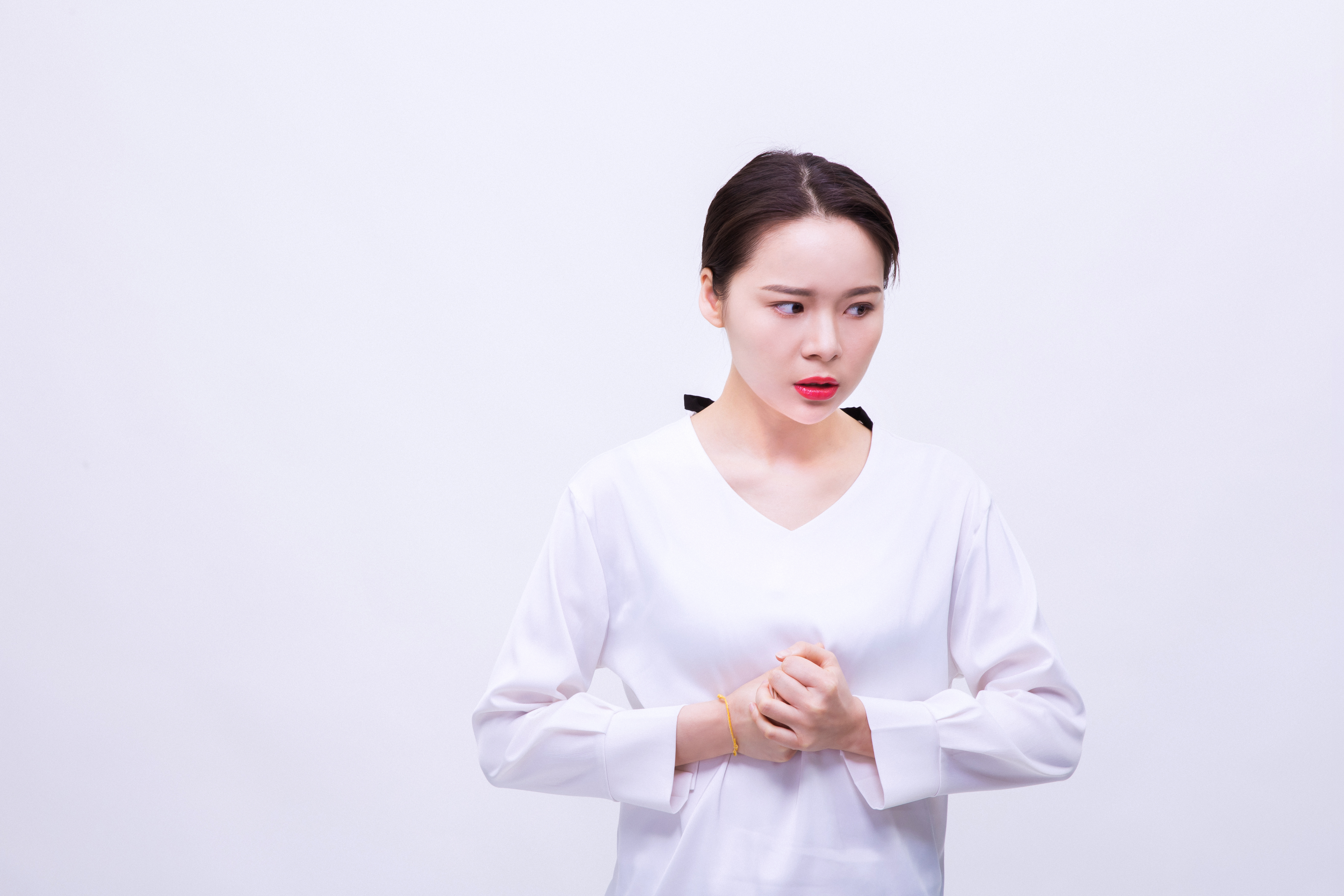 克服上台演讲的紧张小窍门,如何克服当众讲话紧张