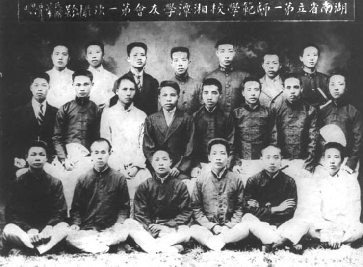 1958年，安徽一老人以搬砖为生，毛主席得知后批示：给予照顾