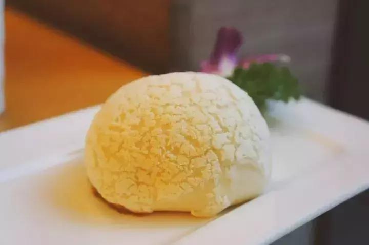 吃一口芝士菠萝包,吃一口菠萝包儿时回忆