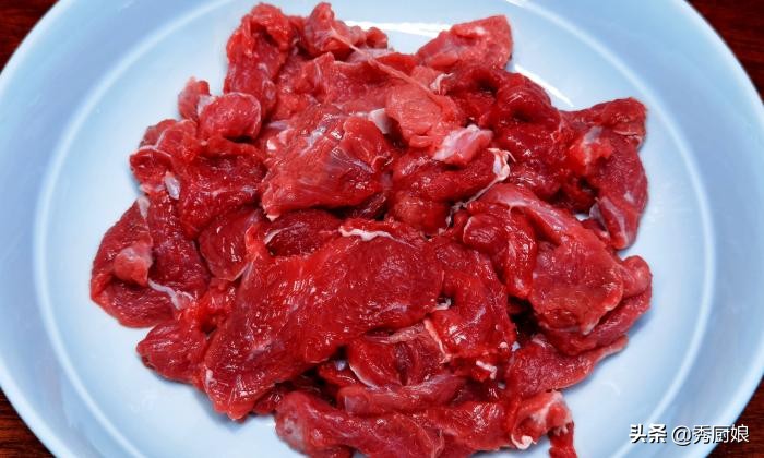 芹菜炒牛肉减脂餐做出来牛肉不嫩,炒牛肉用牛肉的哪个部位的肉最好
