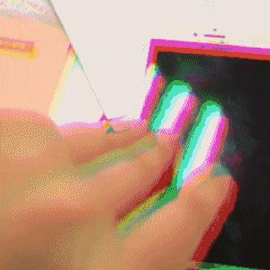 搞笑gif开心一刻不按常理出牌,搞笑gif趣图哥们别拍马屁很危险的