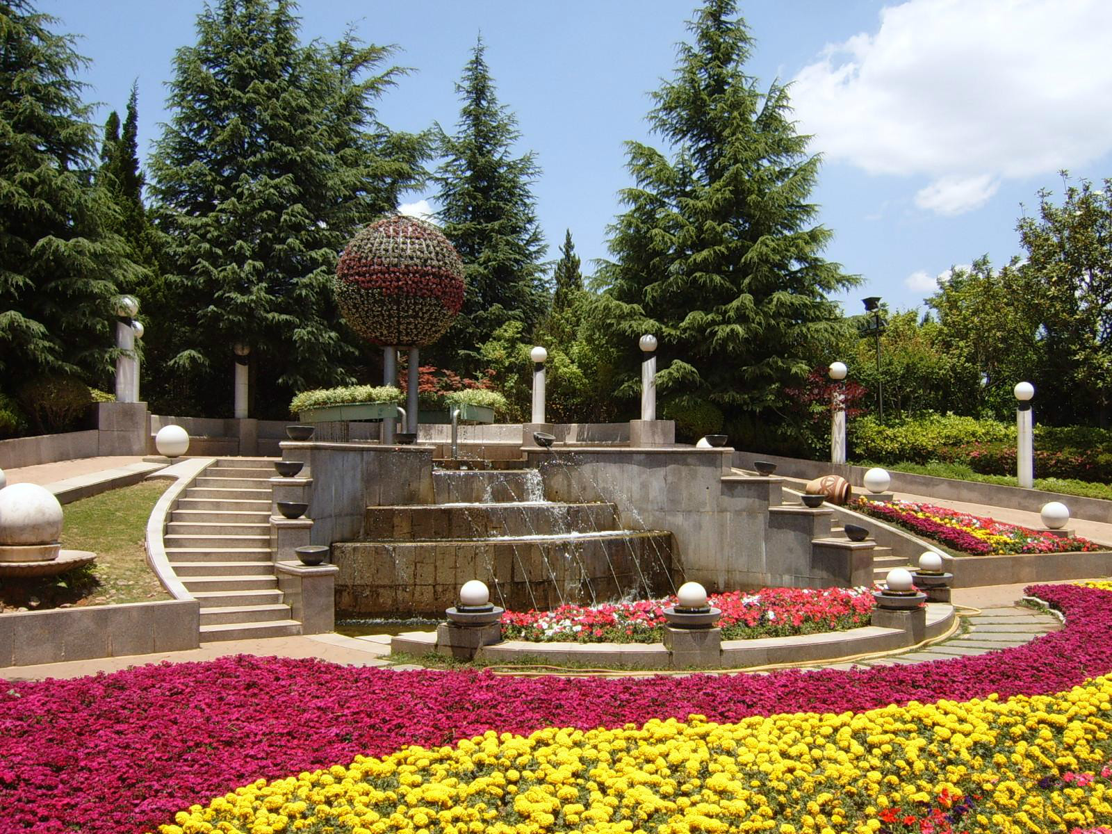 云南山歌昆明有个世博园,云南昆明世博园关闭了吗