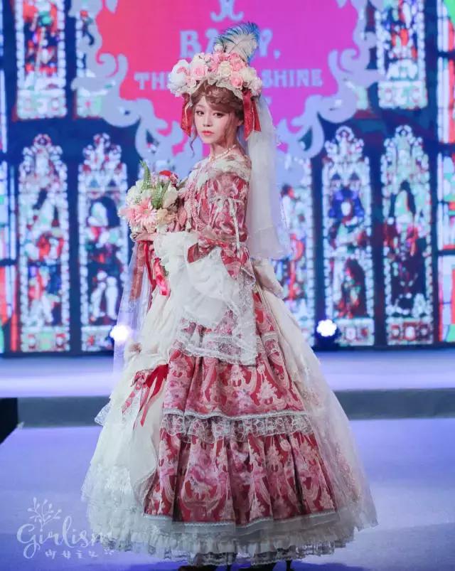 二次元战袍连衣裙,二次元lolita少女