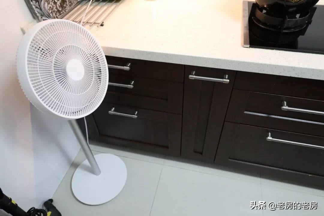 智米发布新款直流变频落地扇二代,主打安全智能