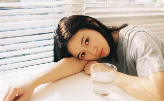 相亲女生忽冷忽热怎么解决,相亲女对我忽冷忽热怎么解决