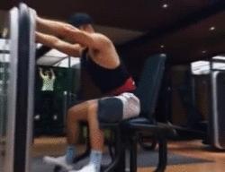 183cm福州翘臀哥走红网络，5个动作，让你男人味十足