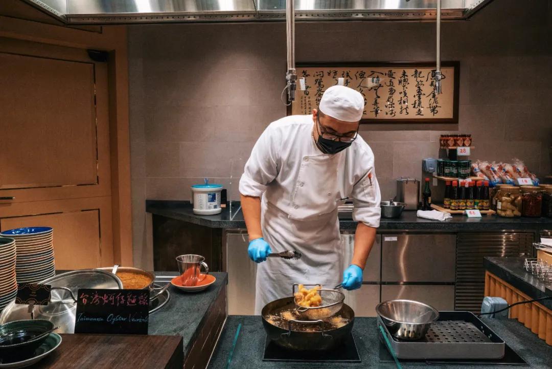 200元住总统套房,200块住酒店吃大餐