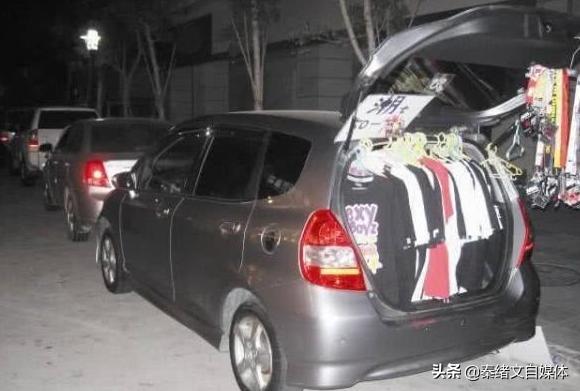 摆摊热潮过了还能坚持多久,摆摊风大怎么解决