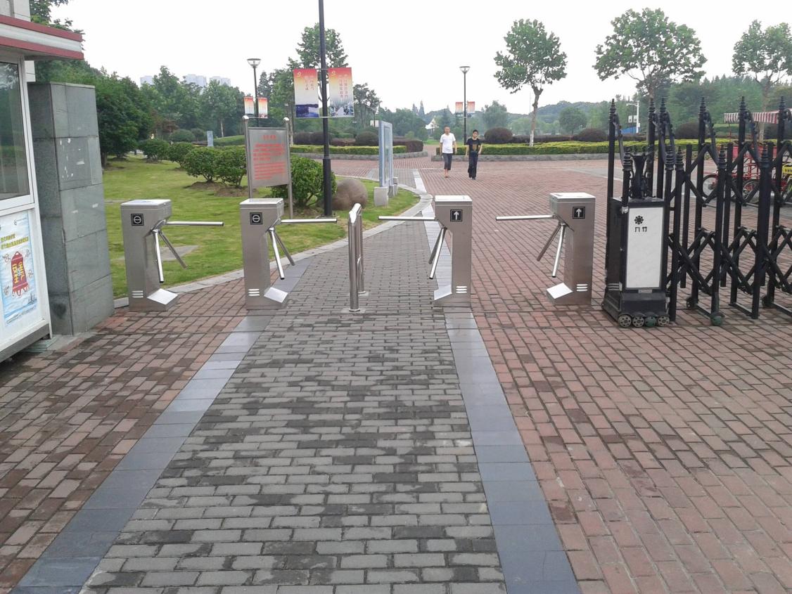 校园门禁闸机系统,校园出入口闸机系统应用方案