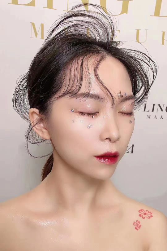 吴川学化妆培训班比较有名,龙川哪里学纹绣