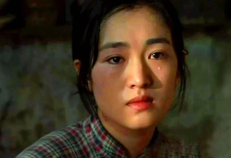 《丰乳肥臀》母亲生二胎,婆婆忙着给驴接生,说你轻车熟路自个生