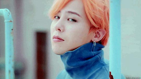 杨幂鱼尾辫发型火了,杨幂同款发型双麻花翘辫