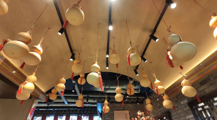 血赔400万后，他靠卖小吃翻盘，170平店日营收近4万