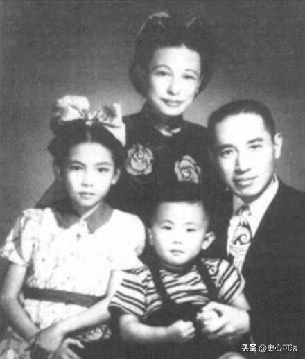 未婚夫送她*袜丝**，娇小姐毅然逃婚，晚年刷马桶为生她却说：知足