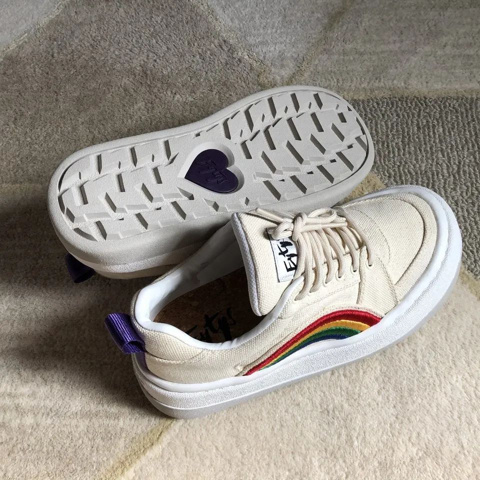 又好看又百搭的小白鞋,那些超好看的又百搭的小白鞋