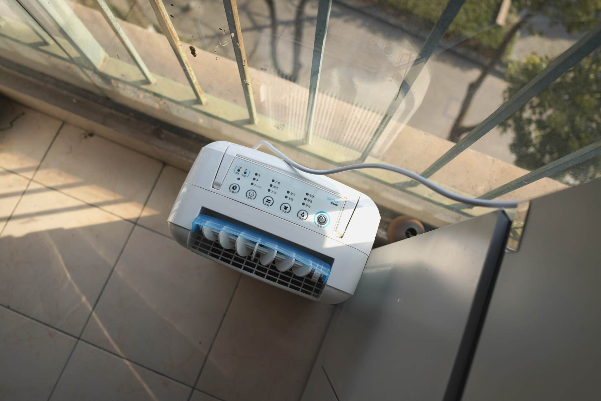 不用压缩机除湿,无压缩机除湿机的除湿原理