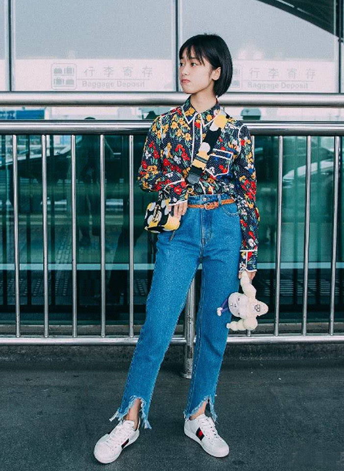 小个子显瘦小脚裤子,个子矮的女孩穿什么裤子看起来高