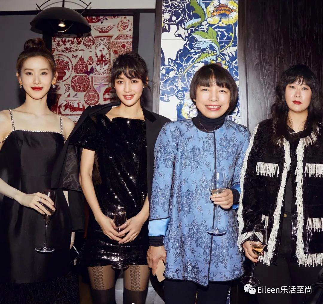 合影被裁？奶茶妹妹的千亿名媛晋级路还有多长？