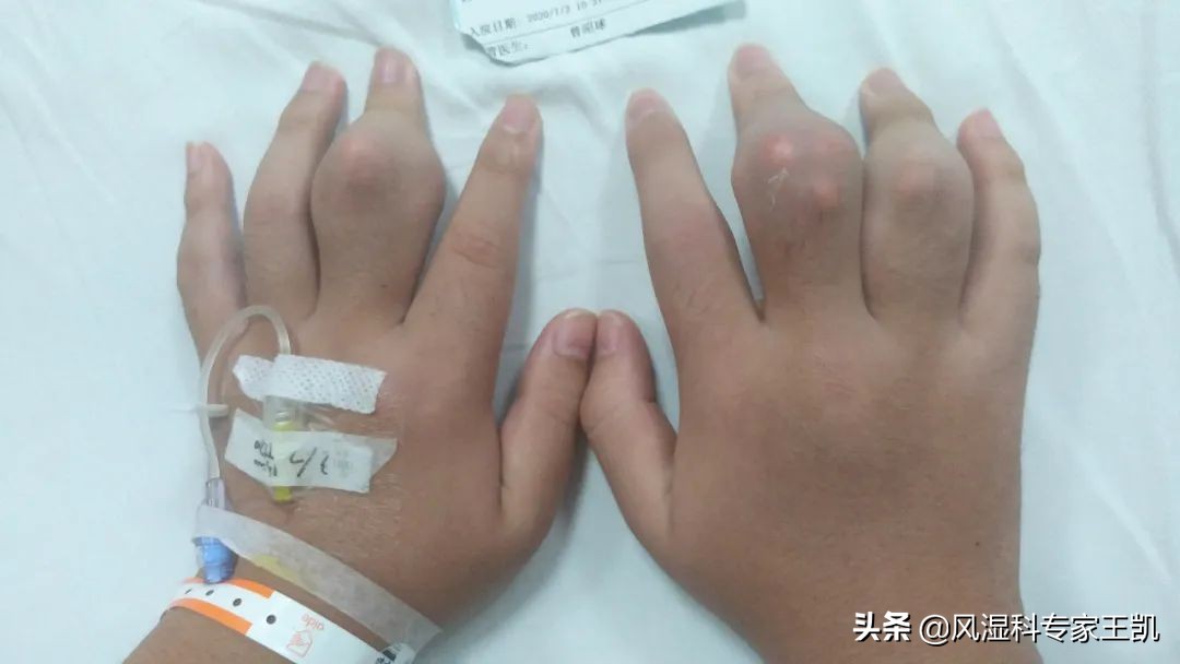 昨天被秋天的第一杯奶茶刷屏,最近大家都在晒秋天的第一杯奶茶