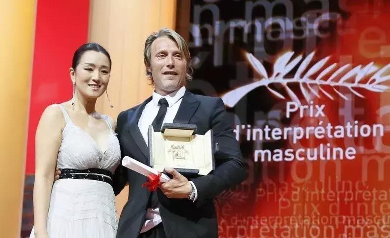 53岁的他是丹麦最性感男人，喜欢丹麦电影的一定知道他！