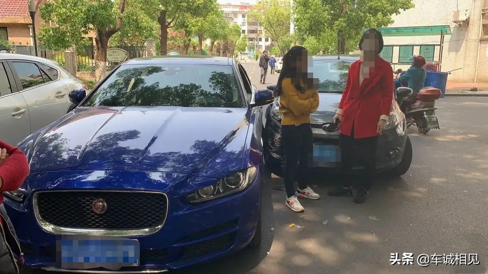 小区里车辆被撞对方不赔偿怎么办,小区里车子被非机动车撞了