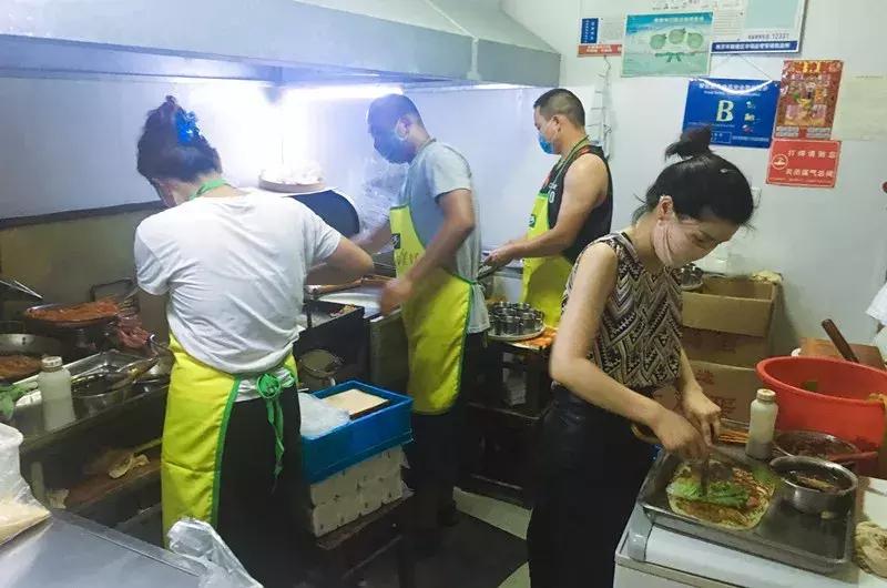 三汊河的味道，都藏在小戴猫灌饼里了