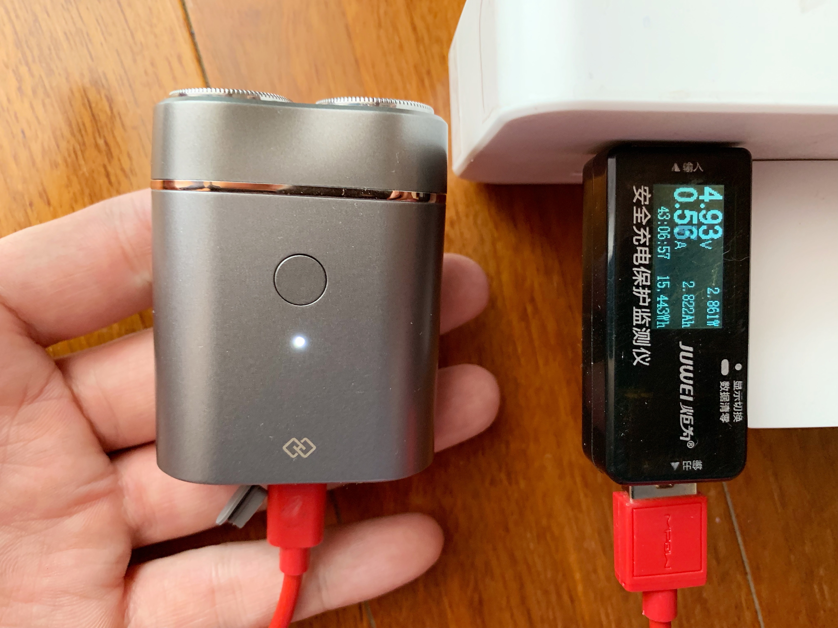 只有巴掌大的剃须刀，焕醒SG199跟屁虫电动剃须刀