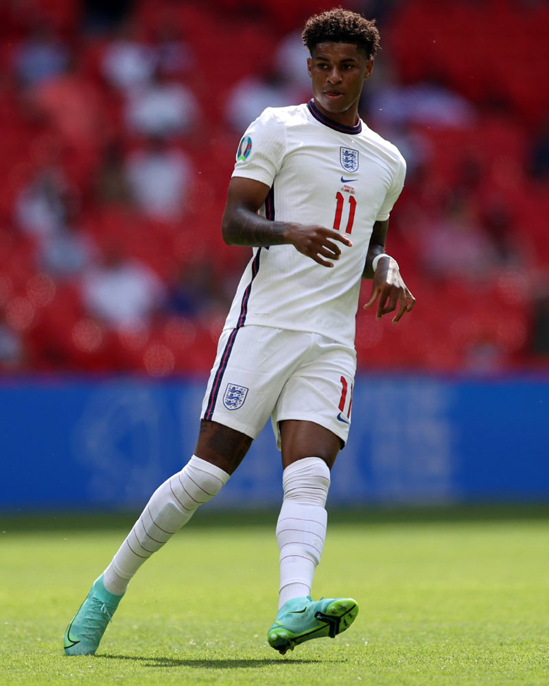 回顾最经典的一届欧洲杯足球赛事,欧洲杯足球高燃