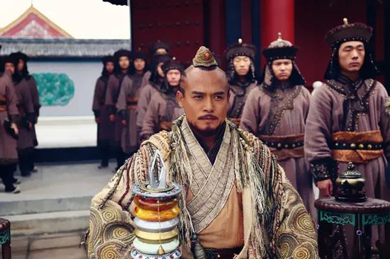 拍网贷广告劝农民工坐飞机,怂恿农民工升舱