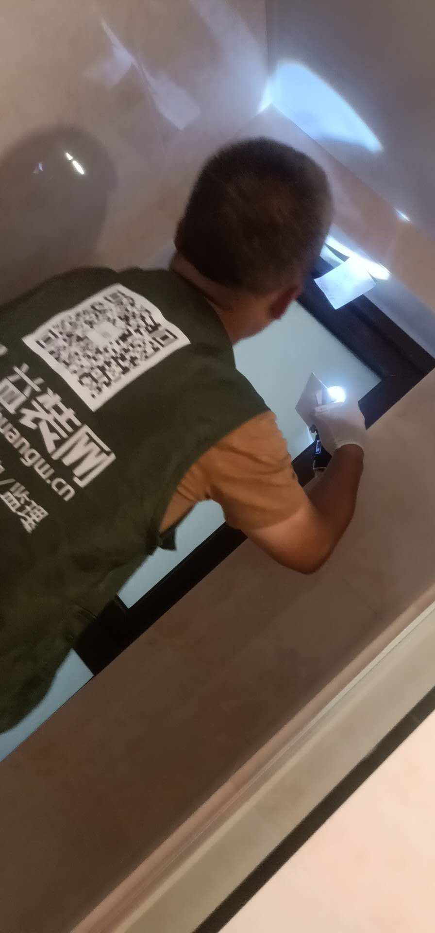 墙面返碱与渗水的区别,墙面渗水返碱了怎么修复