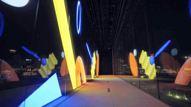 陆家嘴圆弧窗,陆家嘴落地窗展览馆