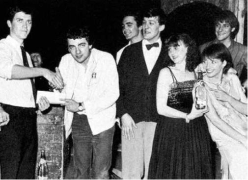 为什么欧美演员素质高,为什么欧美男演员普遍高大