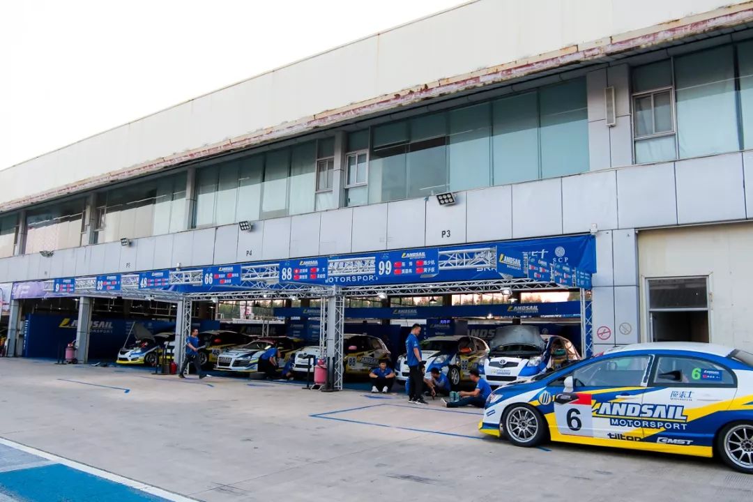 SEC广东R3排位激战，百威TPRRacing再夺杆