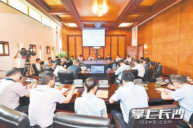 优化营商环境座谈会企业家发言稿,优化营商环境企业家座谈会讲话