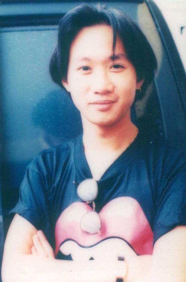 黄家驹年轻时的情史,黄家驹当年的爱情故事