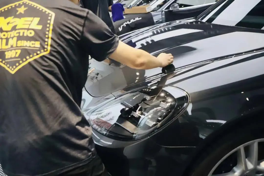 贴膜镀晶隐形车衣有什么不一样,隐形车衣漆面保护膜有必要贴吗