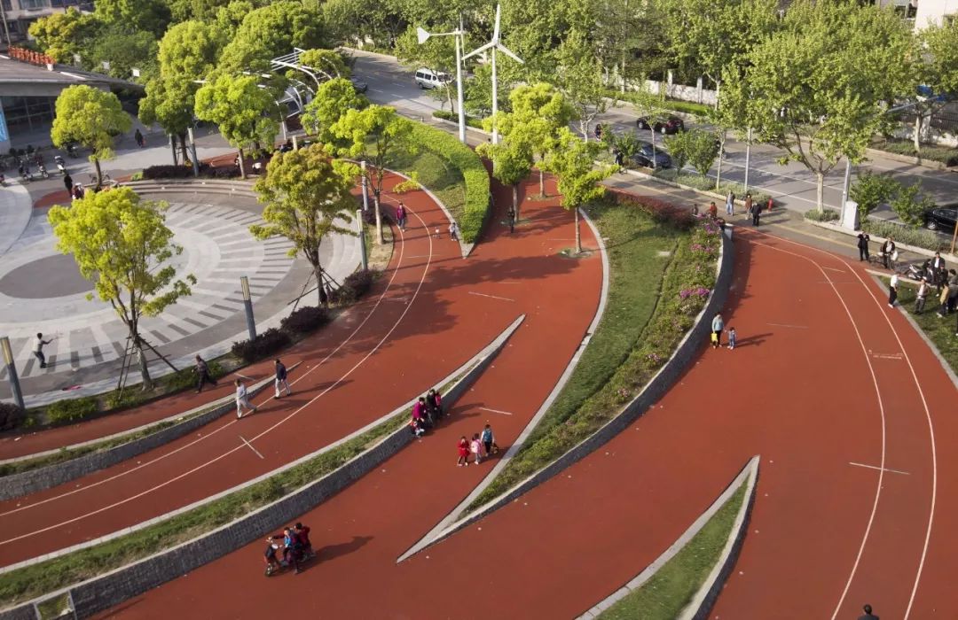 世界上最危险的跑道,世界上最舒服的跑道