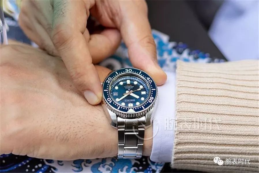 精工seiko复古绿新款,精工紫色限量款