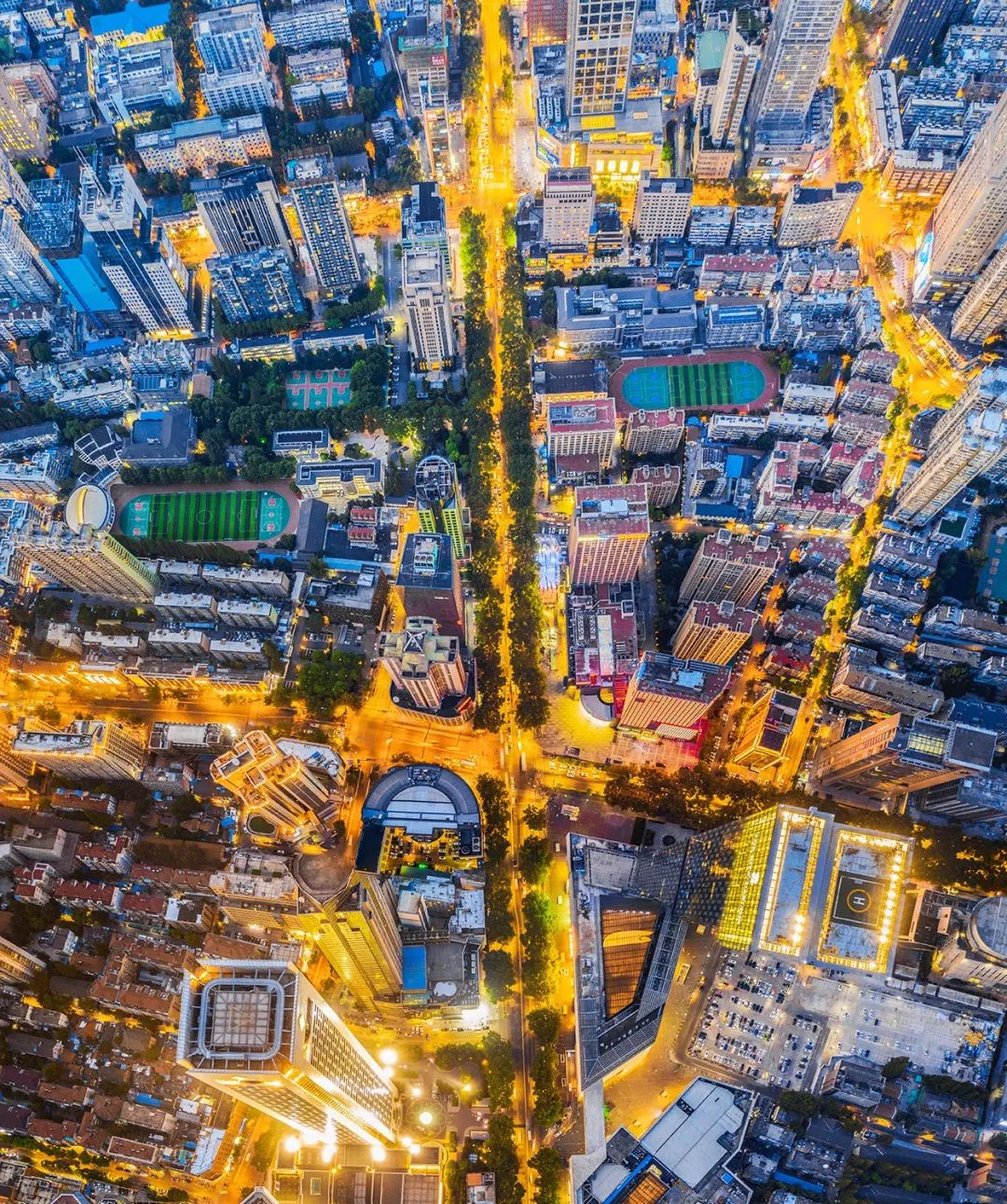 南京历史感沉重的古都,烟水南京