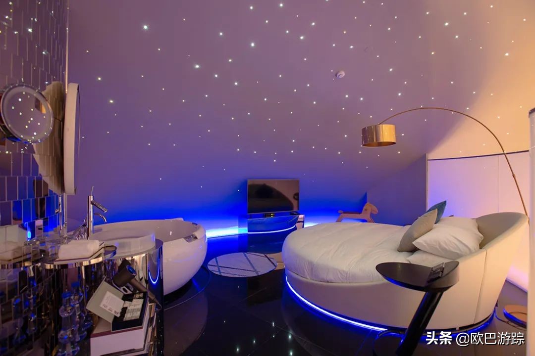 上海东方明珠塔里藏了一个酒店,你知道东方明珠有个酒店吗