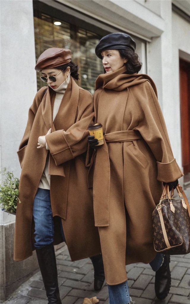 三木驼色大衣怎么穿,三木妈妈驼色羊绒大衣搭配