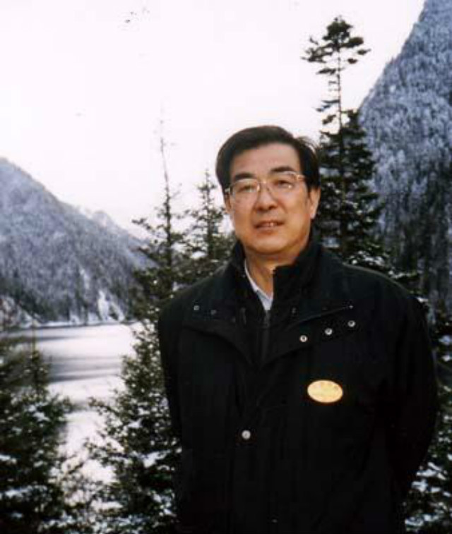 田英章和卢中南楷书入门丛帖,卢中南田英章谁的硬笔楷书好