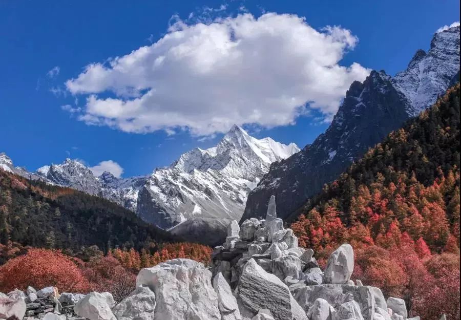稻城亚丁白云,稻城亚丁风景没有想象中的那么美