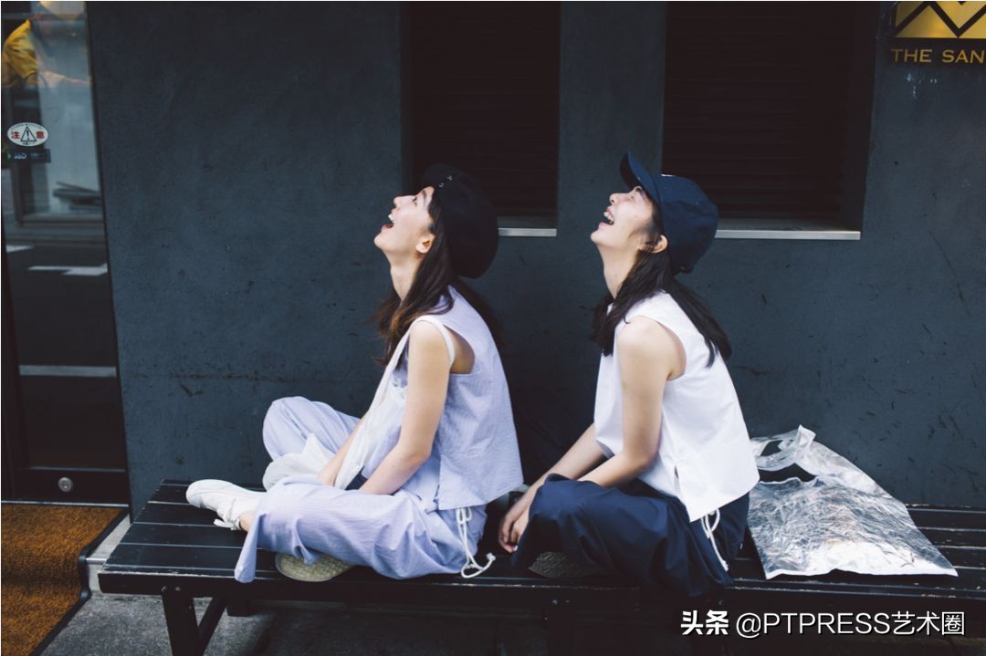 闺蜜拍照如何拍出高级感,闺蜜照怎么拍照好看又上镜