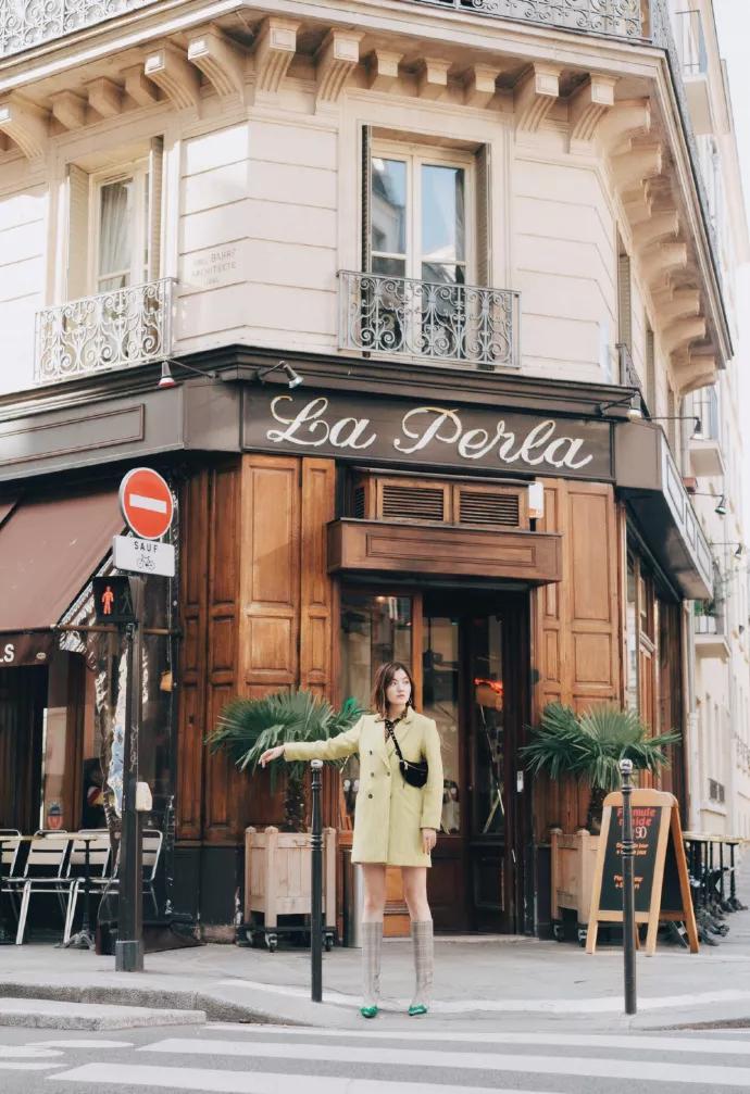 最新款的腰包简单一点,斜挎腰包最值得入手的大牌