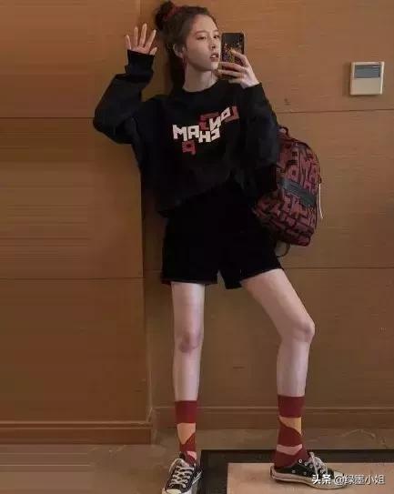 欧阳娜娜同款鞋子匡威,欧阳娜娜一共有匡威的多少鞋