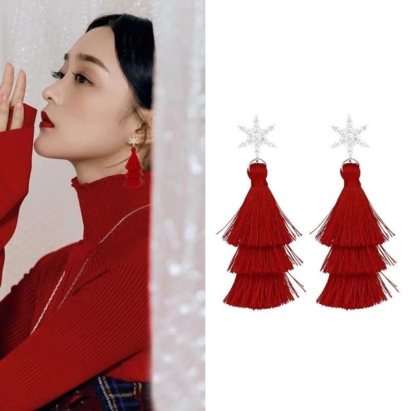 今年秋冬流行红色什么款式,红色单品春节如何穿出惊艳感